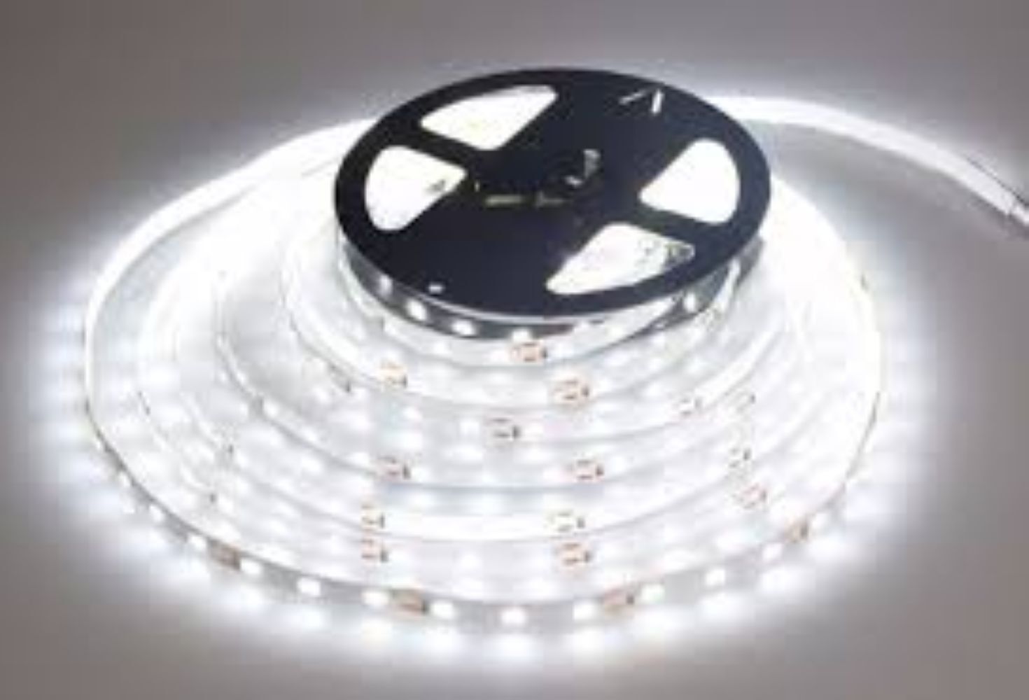 NOAS 3 ÇİP ŞERİD LED 6400K BEYAZ IŞIK İÇ MEKAN